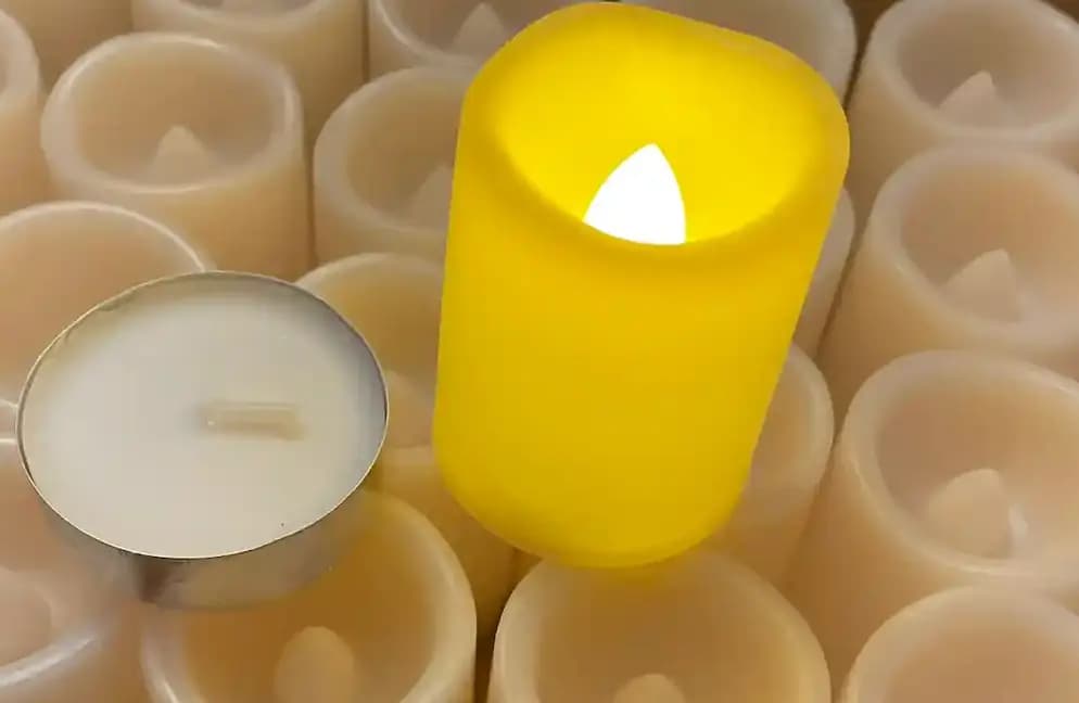Candles Electric Tea Light (1-inch, Soft White, w/Batteries)